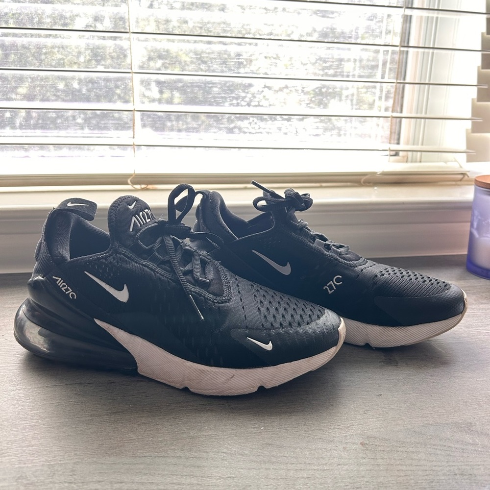 Black Nike Air Max 270